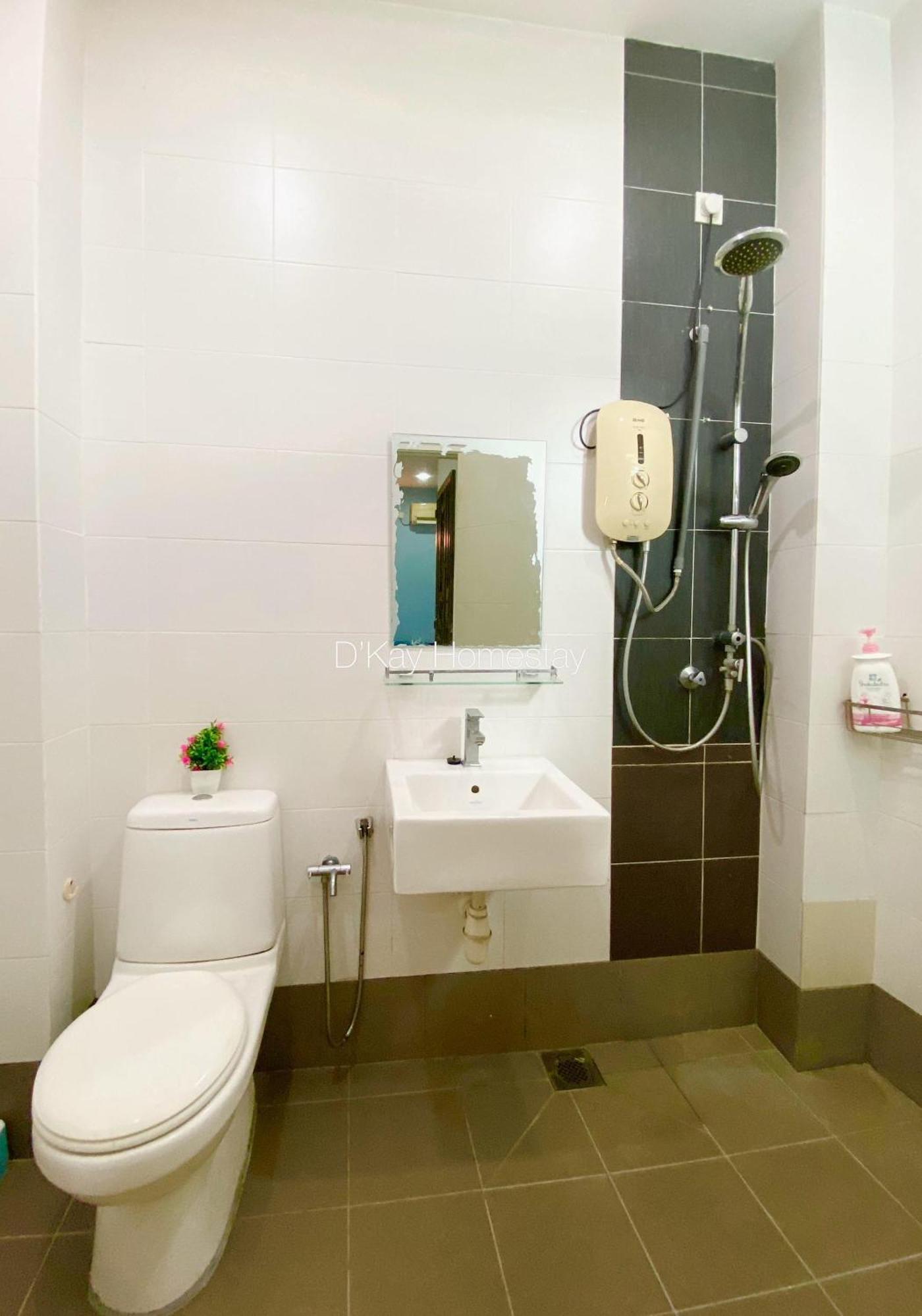 4 Bedrooms Homestay, Fully Aircond In Sendayan By D'Kay Homes I 10-15 Pax Серембан  Экстерьер фото